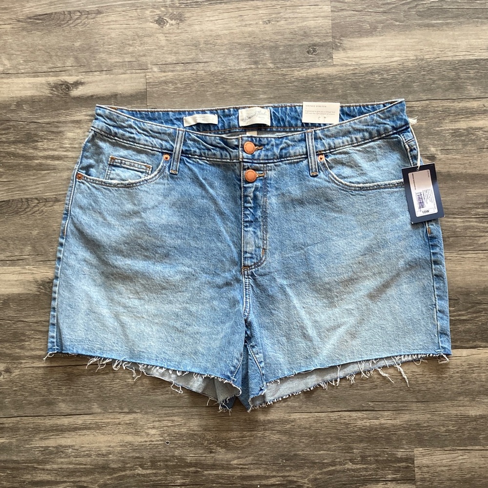 Universal Thread Vintage Midi Shorts. Size 18W